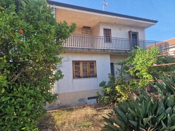 casa indipendente in vendita a Riposto
