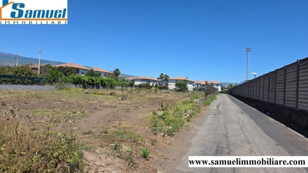 terreno edificabile in vendita a Riposto in zona Torre Archirafi