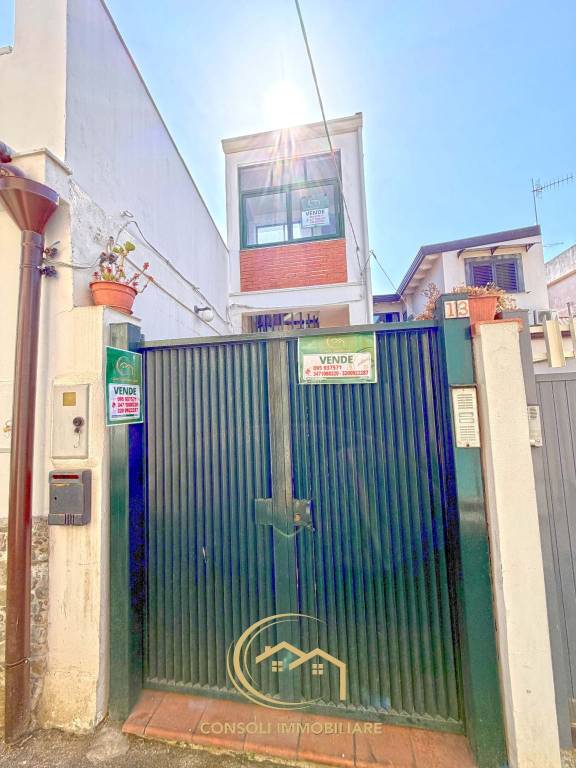 casa indipendente in vendita a Riposto in zona Torre Archirafi