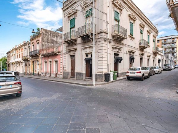 negozio in vendita a Riposto