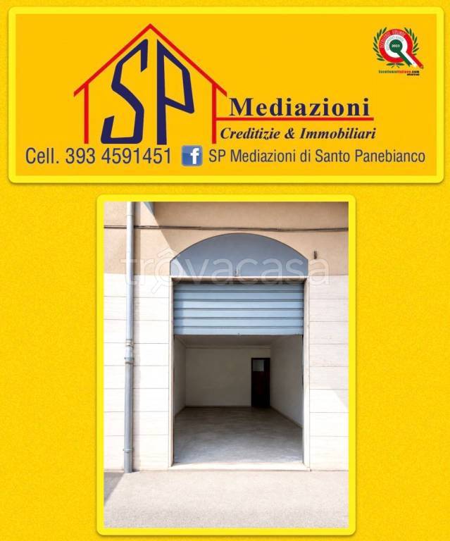 locale commerciale in vendita a Riposto