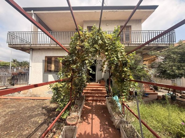 casa indipendente in vendita a Riposto