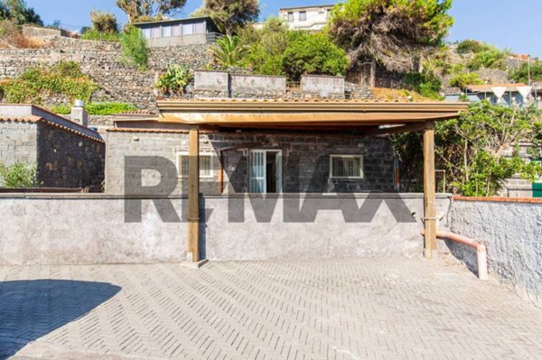 casa indipendente in vendita a Riposto