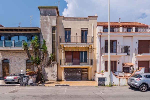 casa indipendente in vendita a Riposto in zona Torre Archirafi