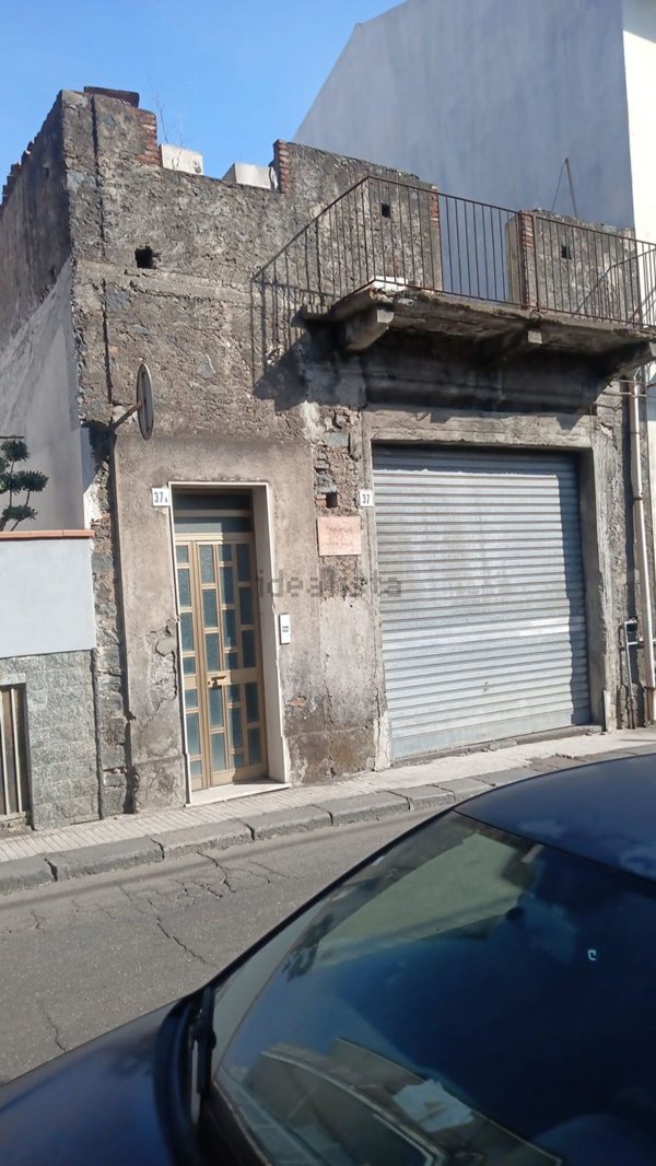 locale di sgombero in vendita a Riposto