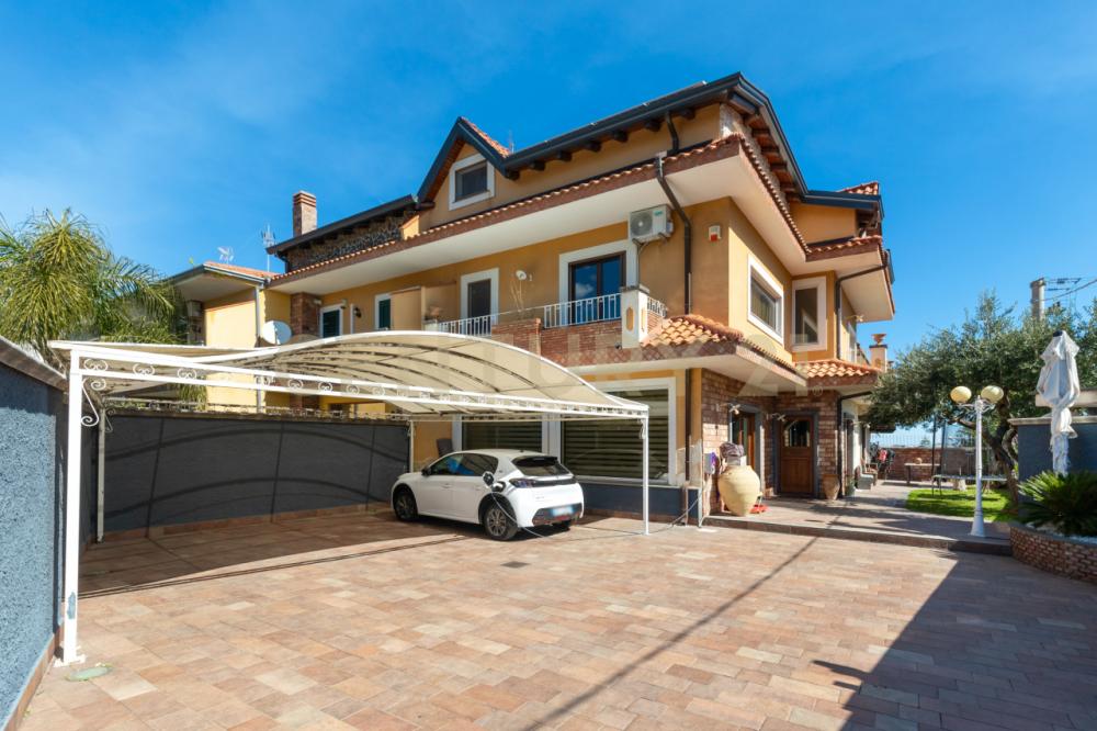 casa indipendente in vendita a San Giovanni la Punta