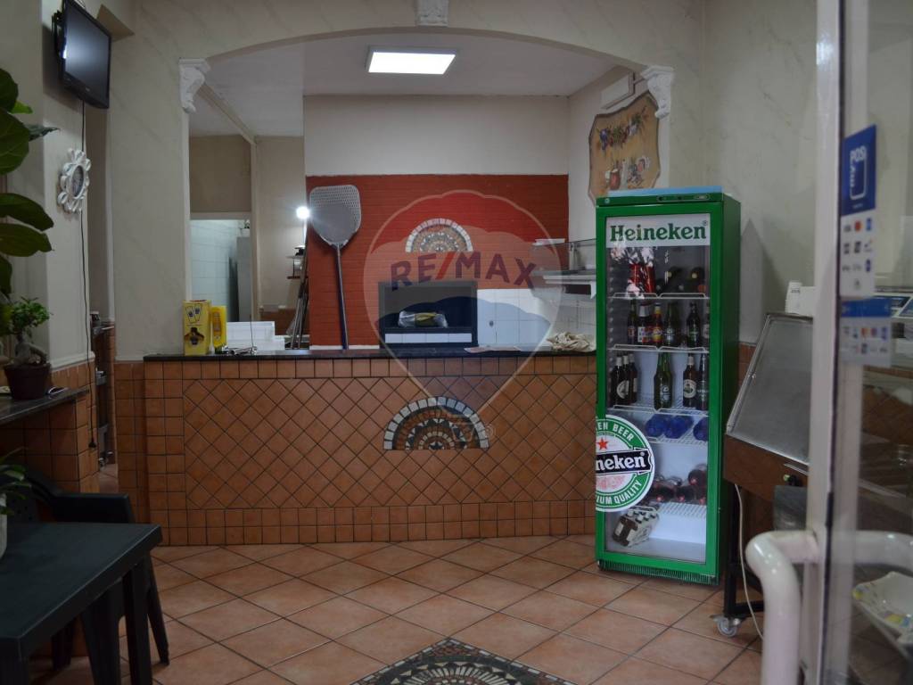 negozio in vendita a San Giovanni la Punta