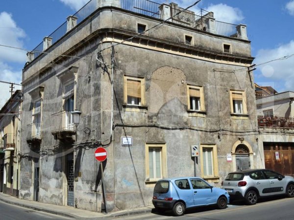 casa indipendente in vendita a San Giovanni la Punta