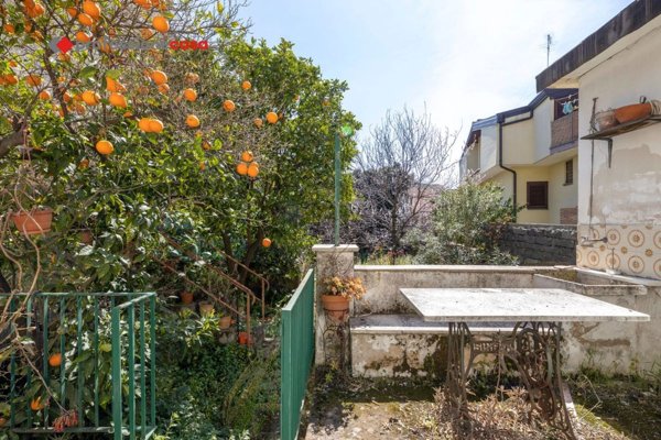 casa indipendente in vendita a San Giovanni la Punta
