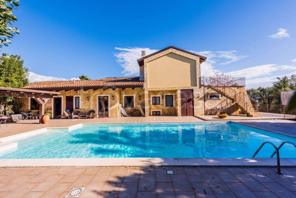 casa indipendente in vendita a San Giovanni la Punta
