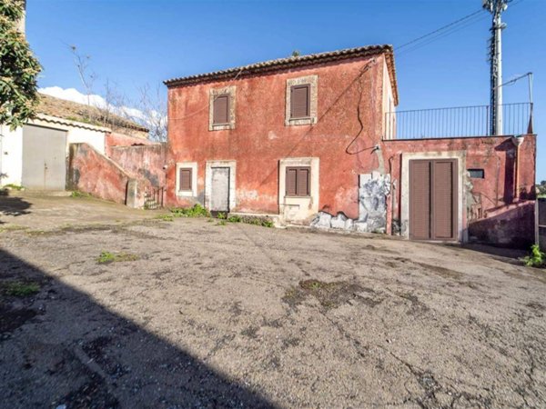 casa indipendente in vendita a San Giovanni la Punta