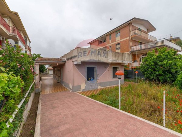 casa indipendente in vendita a San Giovanni la Punta in zona Trappeto