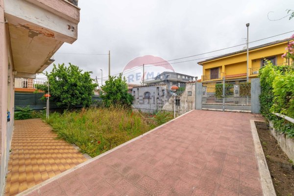 casa indipendente in vendita a San Giovanni la Punta in zona Trappeto