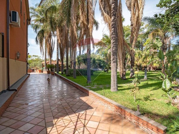 casa indipendente in vendita a San Giovanni la Punta in zona Trappeto