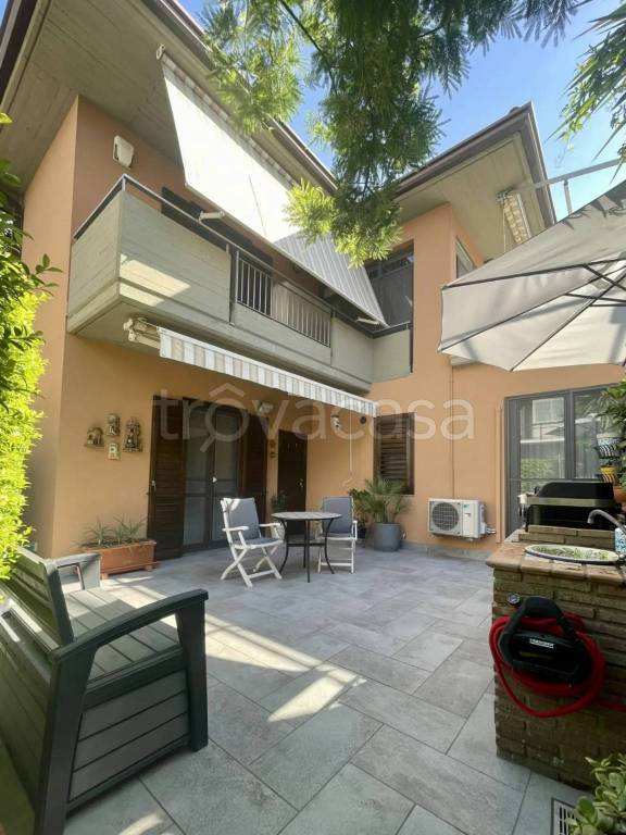 casa indipendente in vendita a San Giovanni la Punta
