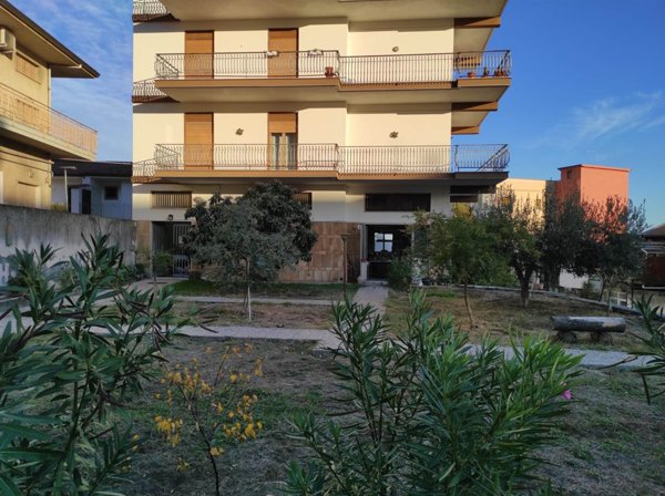 negozio in vendita a San Giovanni la Punta