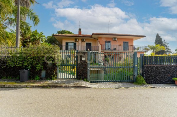 casa indipendente in vendita a San Giovanni la Punta