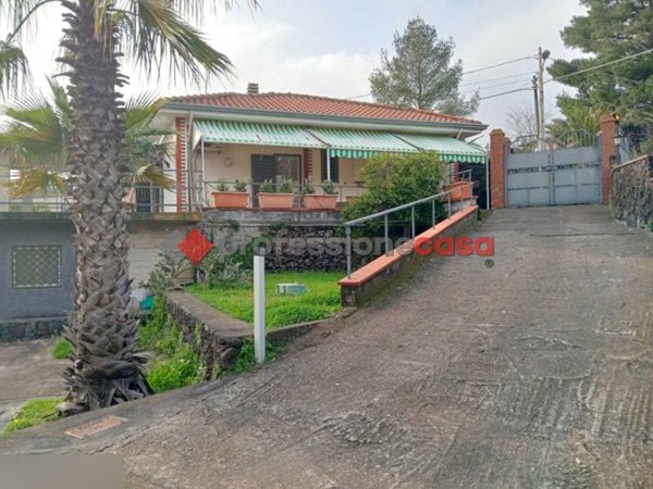 casa indipendente in vendita a San Giovanni la Punta