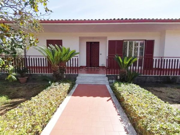 casa indipendente in vendita a San Giovanni la Punta