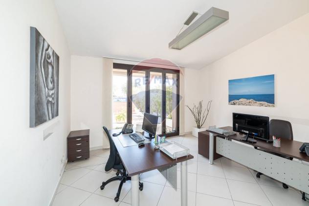ufficio in vendita a San Giovanni la Punta