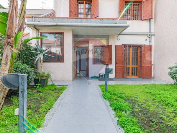 casa indipendente in vendita a San Giovanni la Punta in zona Trappeto