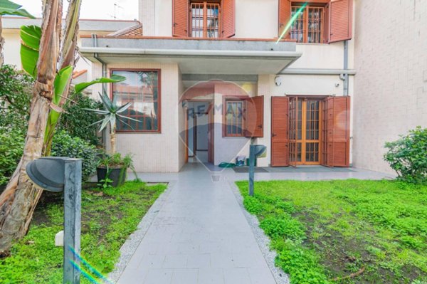 casa indipendente in vendita a San Giovanni la Punta in zona Trappeto