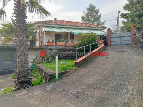 casa indipendente in vendita a San Giovanni la Punta