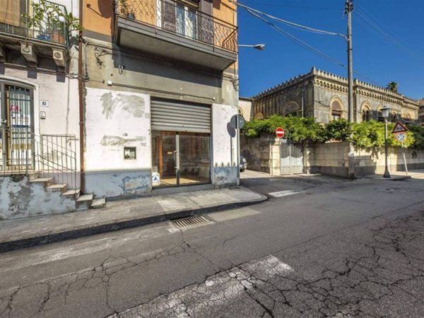 negozio in vendita a San Giovanni la Punta