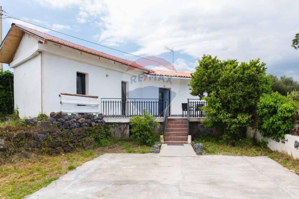 casa indipendente in vendita a San Giovanni la Punta