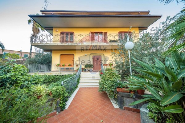 casa indipendente in vendita a San Giovanni la Punta