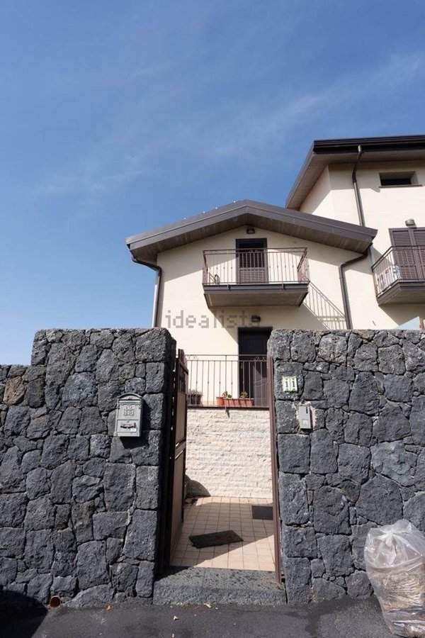 casa indipendente in vendita a San Giovanni la Punta