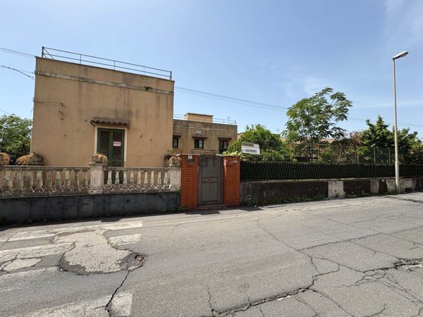 casa indipendente in vendita a San Giovanni la Punta