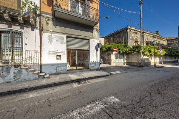 negozio in vendita a San Giovanni la Punta