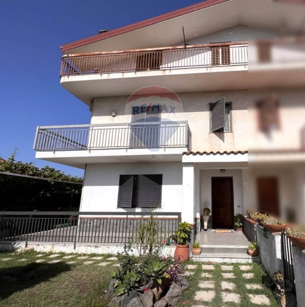 casa indipendente in vendita a San Giovanni la Punta