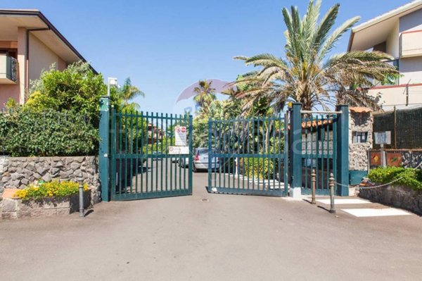 appartamento in vendita a San Giovanni la Punta in zona Trappeto