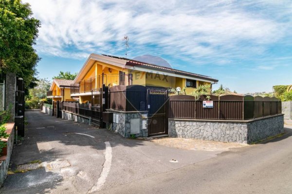 casa indipendente in vendita a San Giovanni la Punta