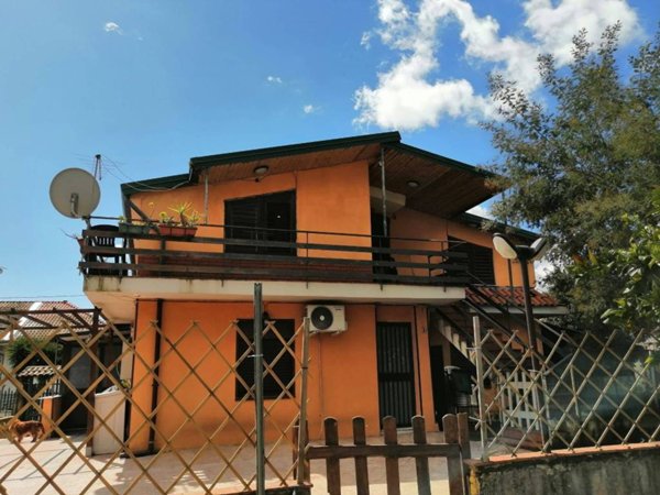 casa indipendente in vendita a San Giovanni la Punta
