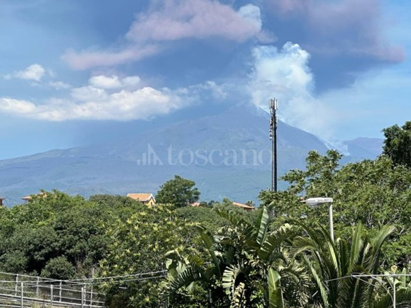 casa indipendente in vendita a San Giovanni la Punta in zona Trappeto