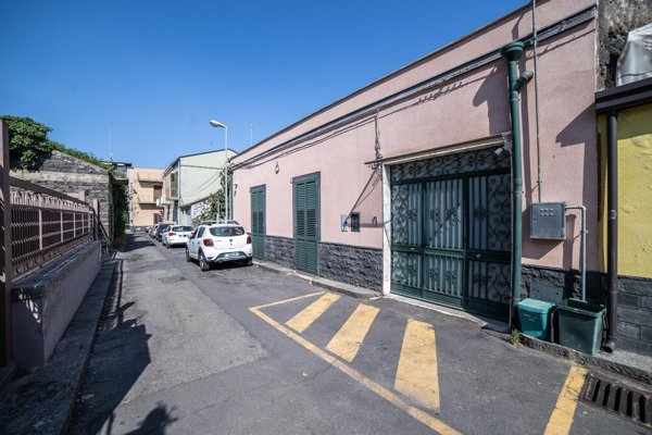casa indipendente in vendita a San Giovanni la Punta