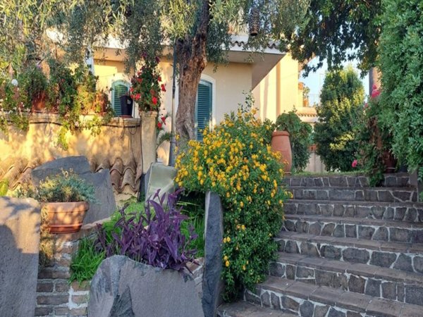 casa indipendente in vendita a San Giovanni la Punta