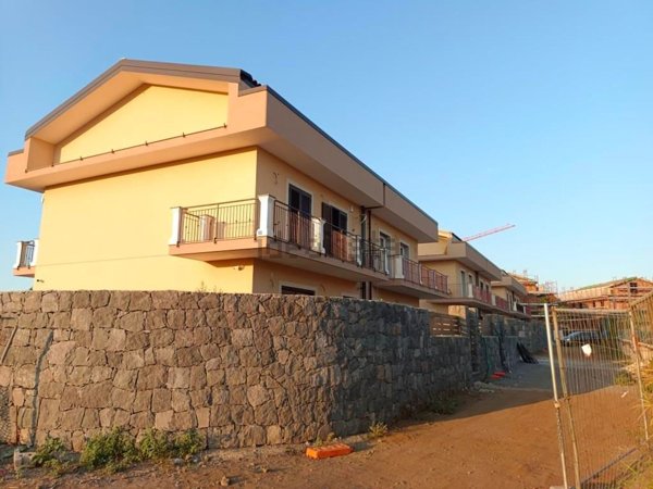 casa indipendente in vendita a San Giovanni la Punta