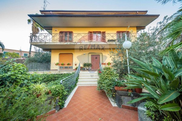 casa indipendente in vendita a San Giovanni la Punta