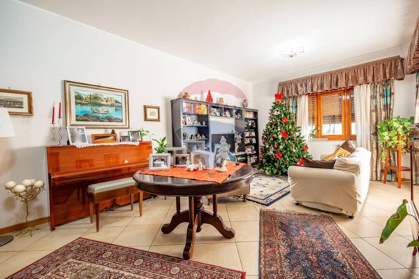 casa indipendente in vendita a San Giovanni la Punta