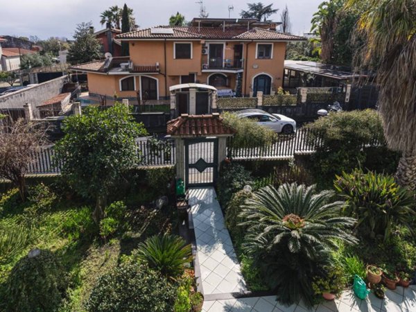 casa indipendente in vendita a San Giovanni la Punta
