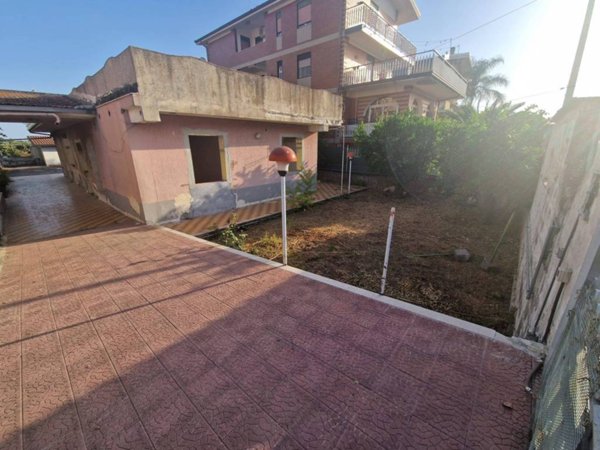 casa indipendente in vendita a San Giovanni la Punta in zona Trappeto