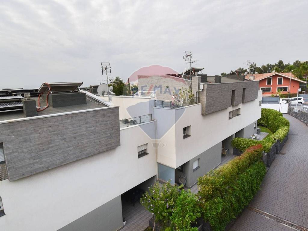 casa indipendente in vendita a San Giovanni la Punta