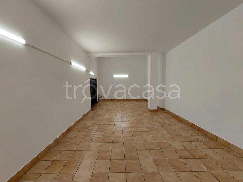 locale di sgombero in vendita a San Giovanni la Punta