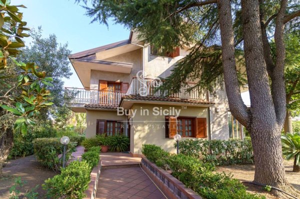 casa indipendente in vendita a San Giovanni la Punta