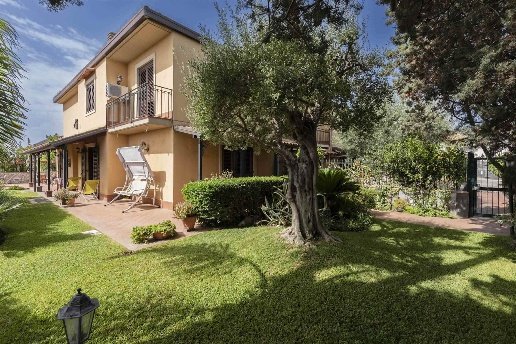 casa indipendente in vendita a San Giovanni la Punta