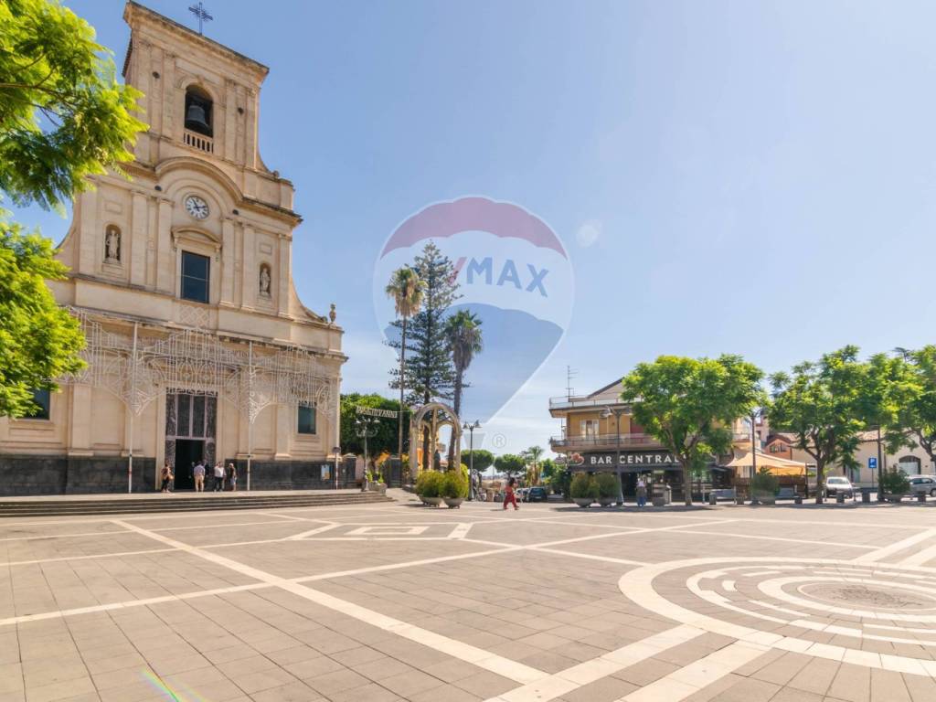 negozio in vendita a San Giovanni la Punta